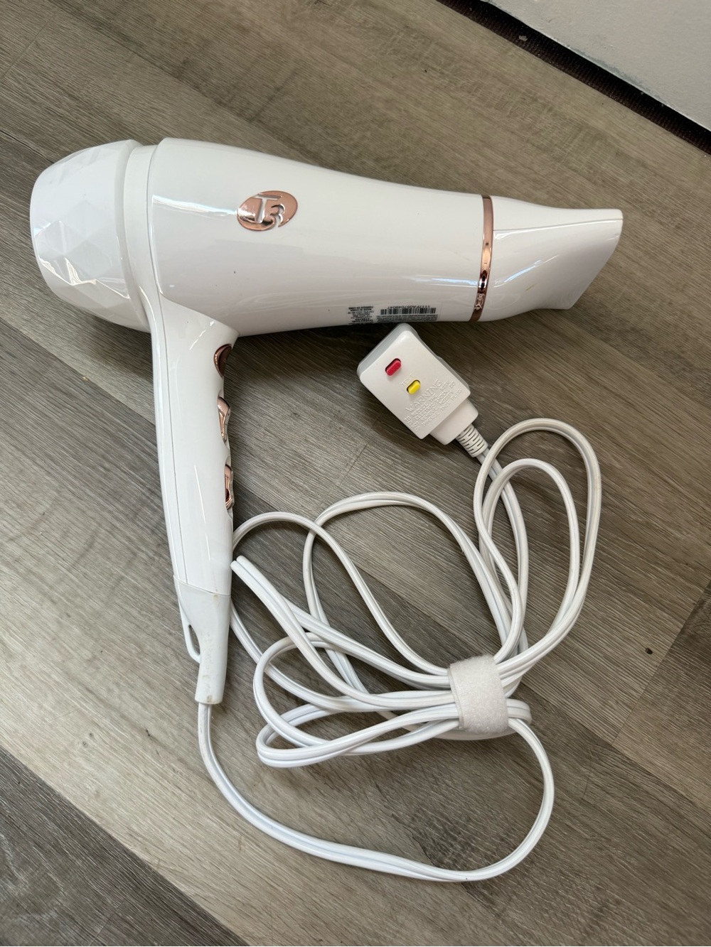 T3 Featherweight blow dryer